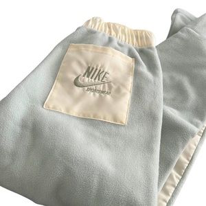 Nike Sportswear Heritage Sweatpants - size girls large